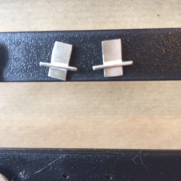 Adea - petite BO avec fil qui dépasse