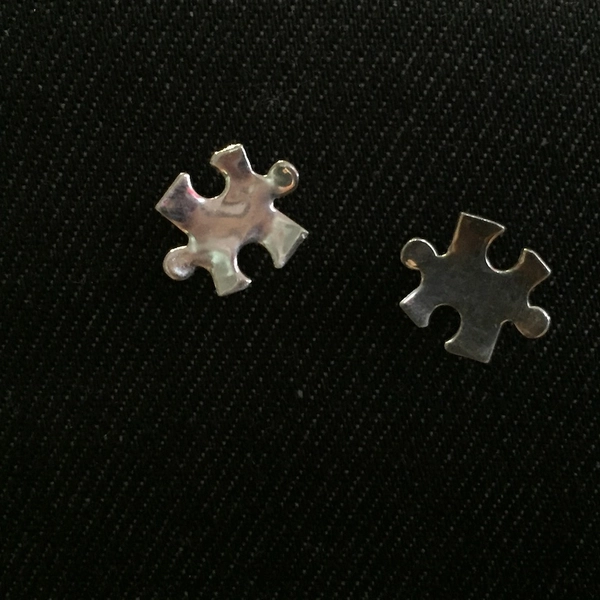 clous d'oreilles puzzle