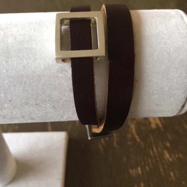 bracelet double cuir et carré en argent 