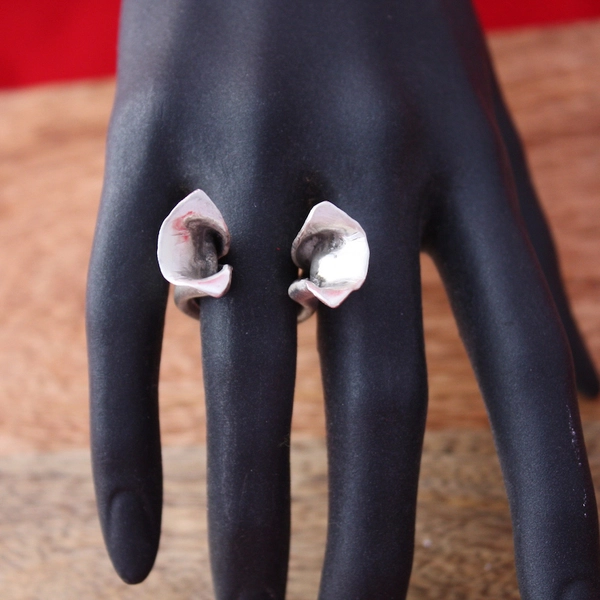 Bague brute fleur épanouie