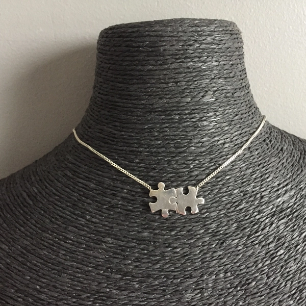 Collier "perfect match"