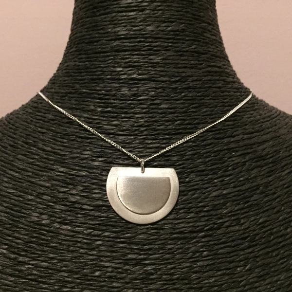 Pendentif demi-cercles