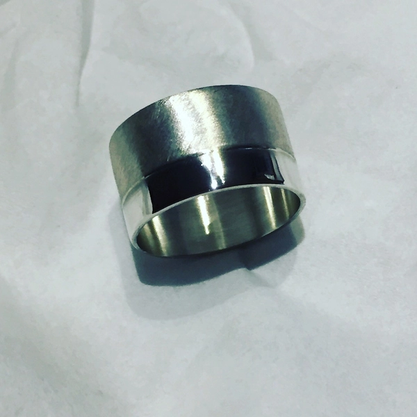 Bague personnalisée brossée et polie