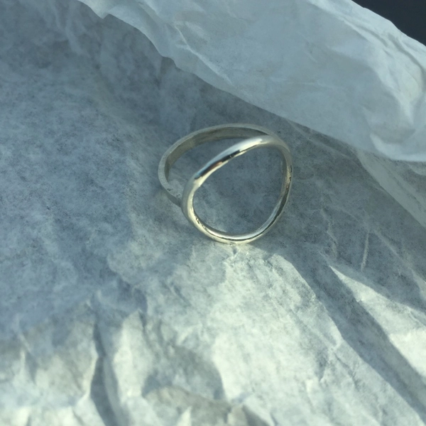 bague fine avec rond 