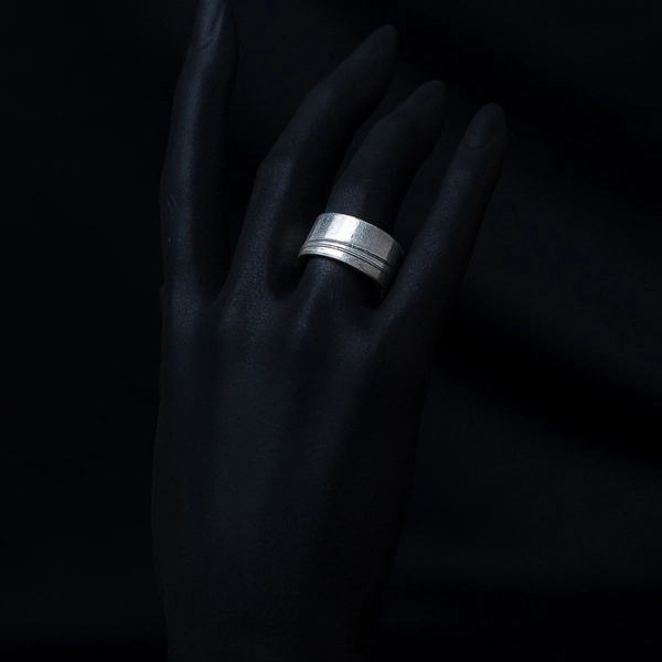 bague homme traits maladroits