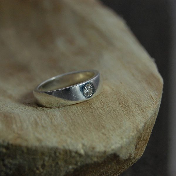 Bague avec zircon blanc