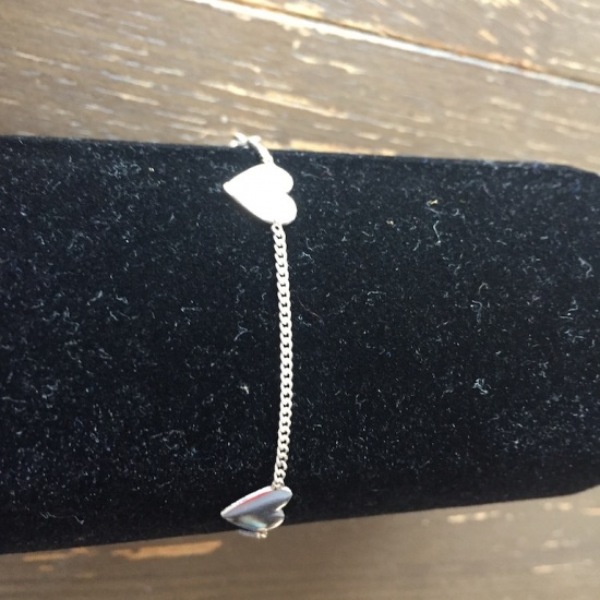 bracelet petits coeurs