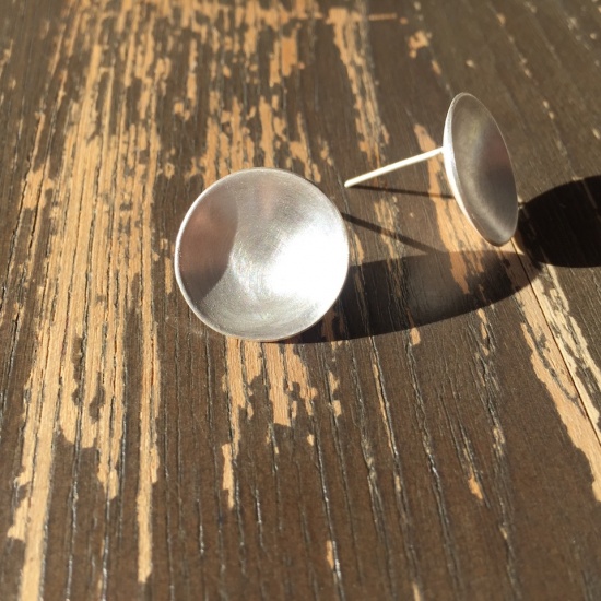 Boucles d'oreilles emboutis