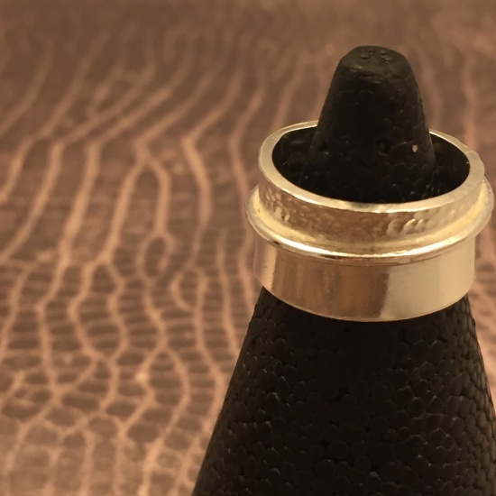 Adea - Bague avec fil - variante empreintes de fraise