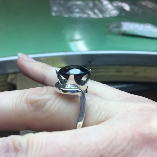 Bague black spinel