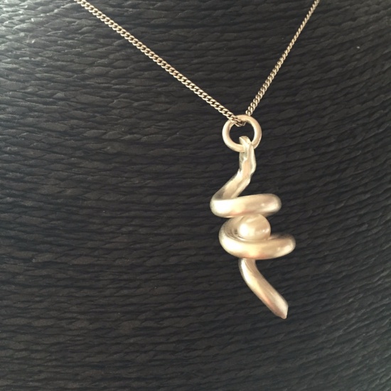 pendentif spirale + perle d'eau douce